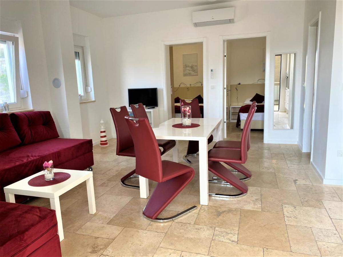 Villa M - Your Business & Holiday Apartment In Sibenik Exterior photo